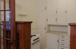 Studio, 1 bath, 472 sqft, $895, Unit 23