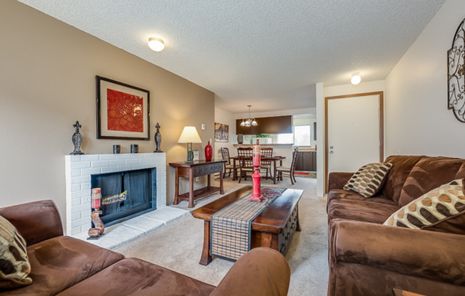 2 beds, 1 bath, 895 sqft, $1,650, Unit C105