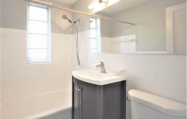 Bathroom with natural light - Helios Apartments Miami Beach