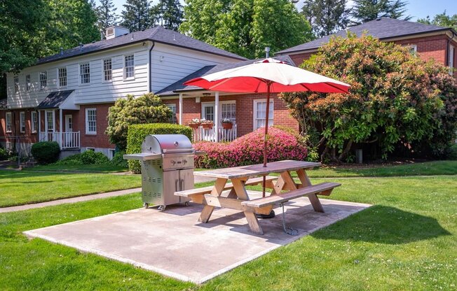 1 bed, 1 bath, 686 sqft, $1,500, Unit 27
