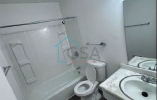 2 beds, 1.5 baths, 975 sqft, $950, Unit Cliffwood Terrace-4302-4A