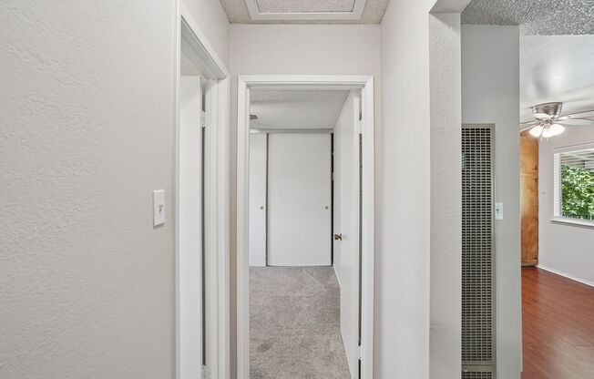 2 beds, 1 bath, 850 sqft, $1,600, Unit 4554