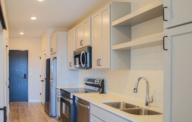 1 bed, 1 bath, 575 sqft, $1,350, Unit 315