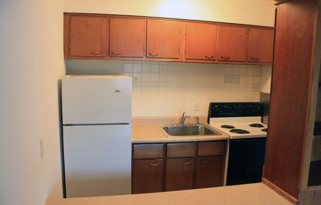 1 bed, 1 bath, 650 sqft, $999, Unit 1210-008