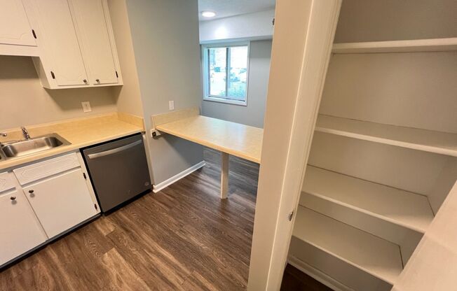 Ligon Apartments- 2900 Ligon St