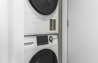 2 beds, 2 baths, $5,175, Unit 14J