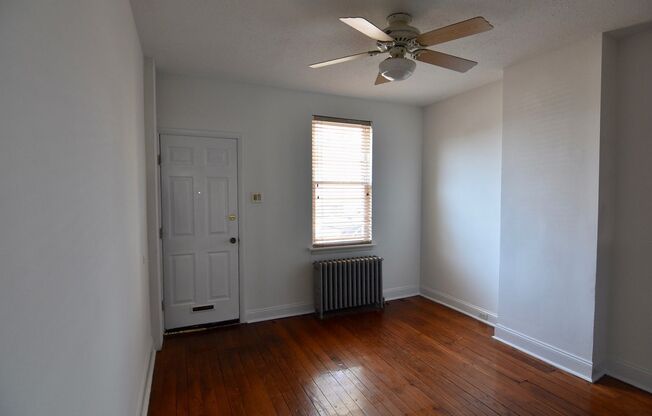 Lovely 2 Bedroom House located in the Fishtown Area - Available this May.