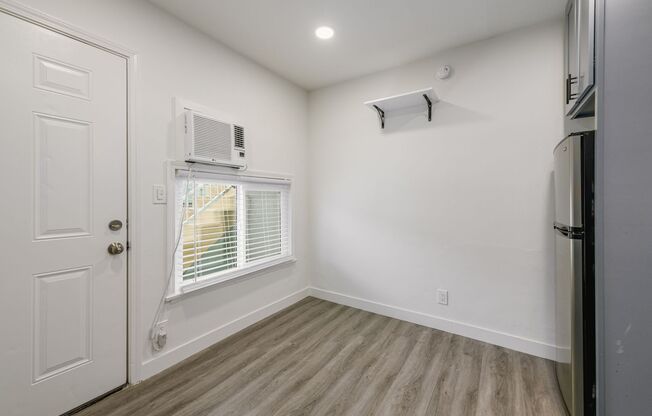 Studio, 1 bath, 350 sqft, $1,295, Unit 6165-08