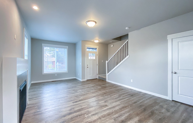 Bright & Modern 4-Bedroom Home with Spacious Backyard and Stylish Upgrades