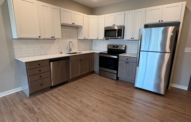 1 bed, 1 bath, 667 sqft, $1,299, Unit 427