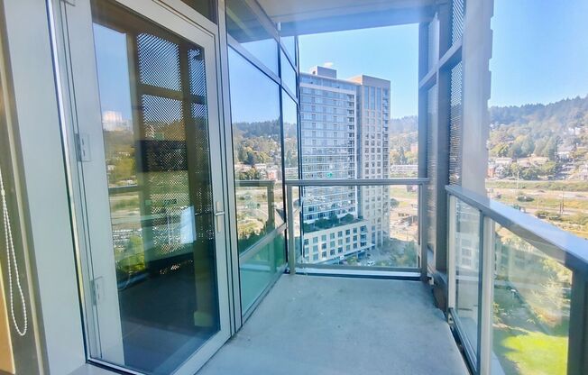 1 bed, 1 bath, $2,495, Unit UNIT 1300