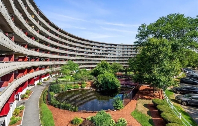 2 beds, 1 bath, 800 sqft, $2,800, Unit 635