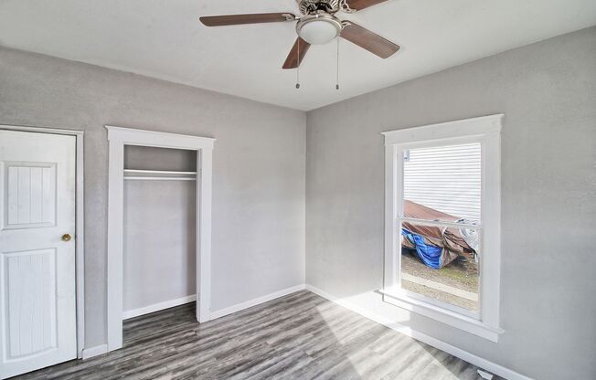 5 beds, 2 baths, $2,300