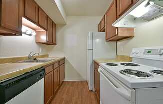 Equipped Kitchen at Perry Place, Grand Blanc, 48439