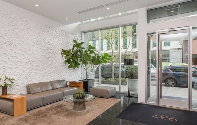 MOVE IN SPECIAL: $500 OFF! Stunning Condo in the Pearl District - Floor to Ceiling Windows