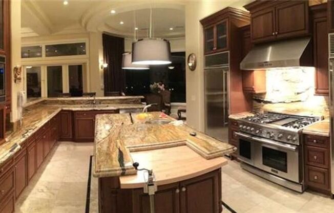 8741 Newport Isle Ct, Las Vegas, NV 89117