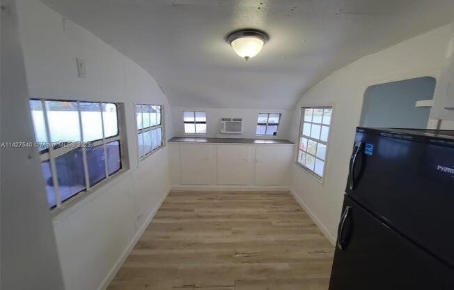 825 SW 1 ST