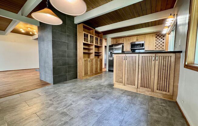 Mid-Century Gem near Meadowbrook Park!