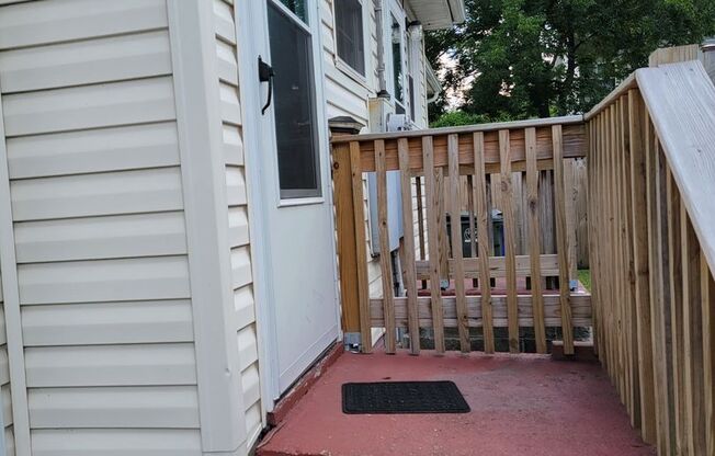 2 beds, 1 bath, $1,350