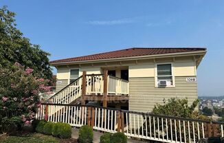 320 NW UPTOWN TER
