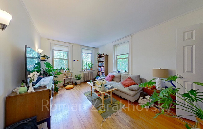 1852 COMMONWEALTH AVE