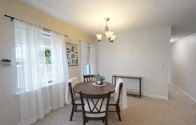 1 bed, 1 bath, $2,500, Unit 52