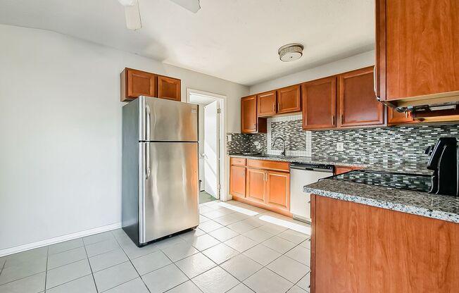 2 beds, 1 bath, $1,450