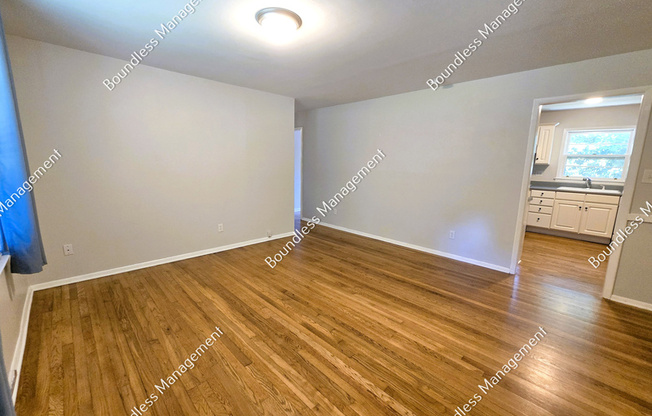 2572 WOODGREEN DR