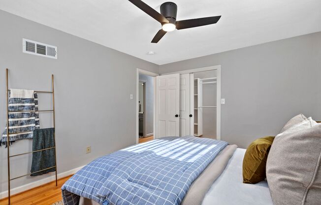 2 beds, 1 bath, 800 sqft, $1,950, Unit 824 N Mcknight