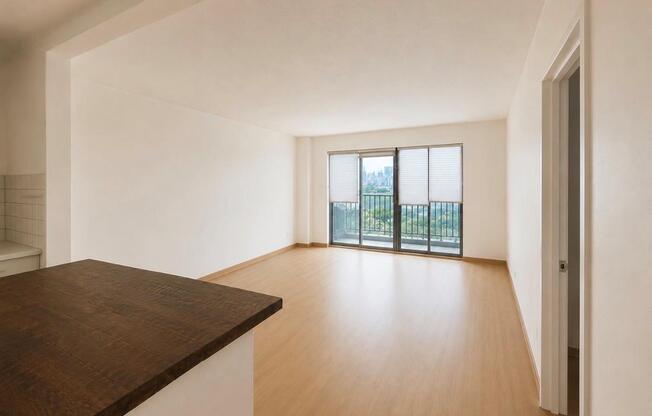 1 bed, 1 bath, 750 sqft, $3,150, Unit 14T