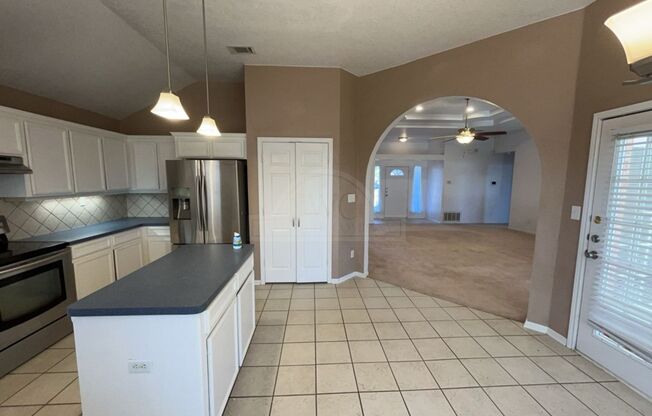 3 beds, 2 baths, $1,695