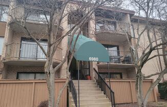 Charming 1 BR/1 BA Condo in Greenbelt!