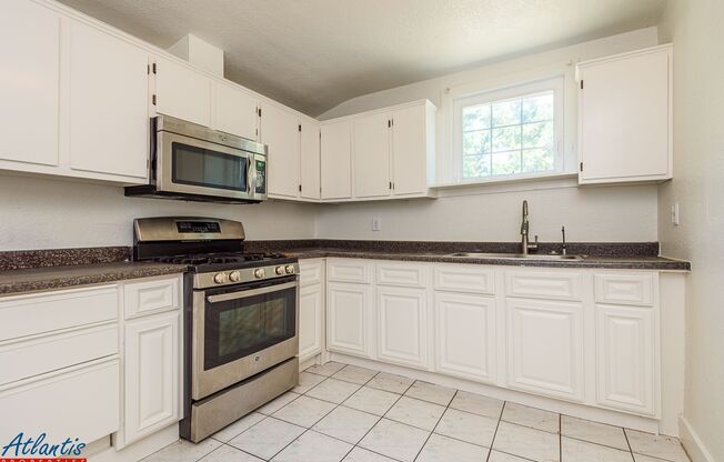 Lovely Downtown San Jose Home | Off-Street Parking