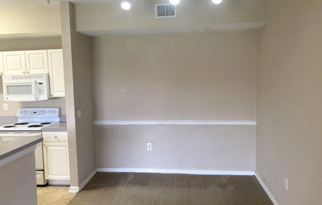 2 bd / 1 ba in Palms Club Community