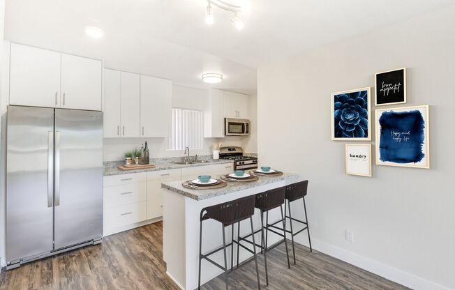 2 beds, 2 baths, $2,850, Unit 2-123