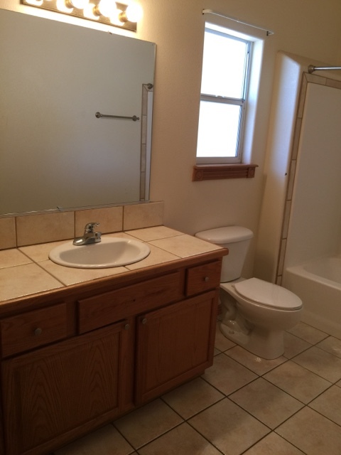 3 beds, 2 baths, $1,500