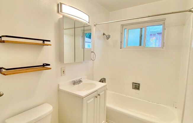 1 bed, 1 bath, $2,395, Unit 155-A