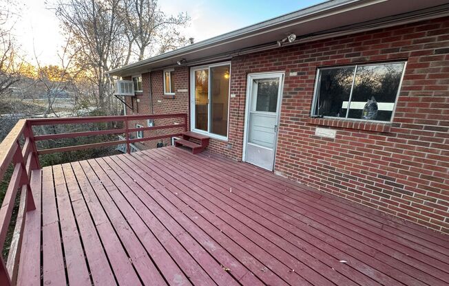 3 beds, 2 baths, $2,500