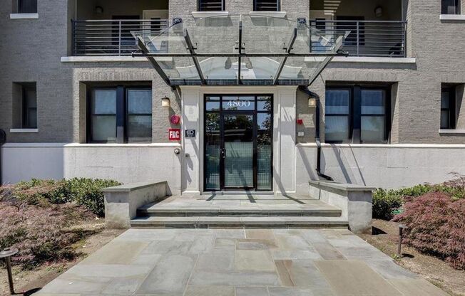 Beautiful 2 Bed/2 Bath Condo Rental - Convenient Georgia Avenue Location