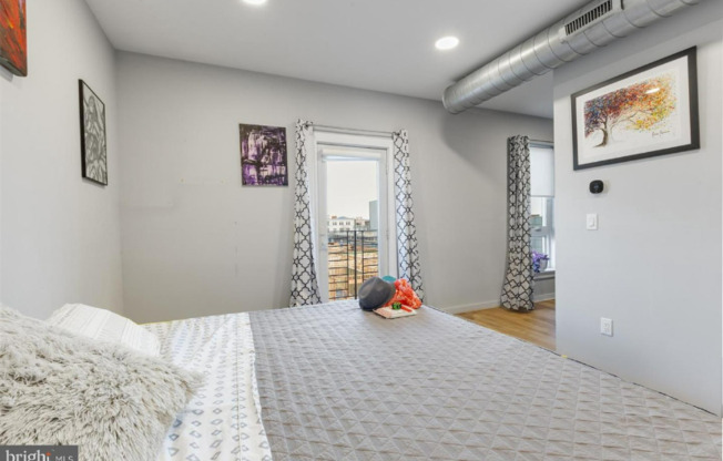 102 W BERKS ST