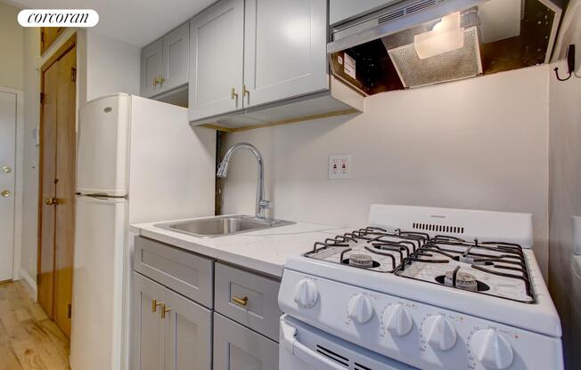 83 W WASHINGTON PLAC