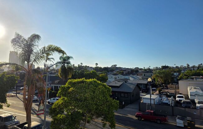 Studio, 1 bath, 327 sqft, $1,815, Unit 302