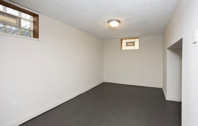 2 beds, 1 bath, $1,495