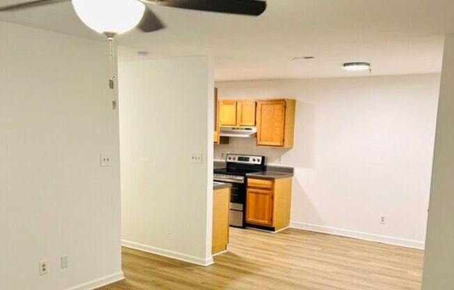 2 beds, 1 bath, 880 sqft, $1,274, Unit 405C