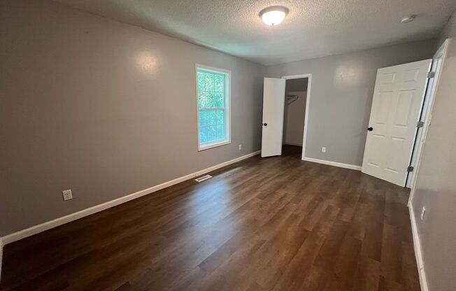 3 beds, 1.5 baths, $1,150, Unit A