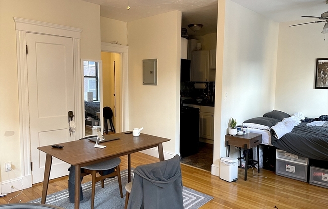 Studio, 1 bath, 390 sqft, $2,500, Unit 314