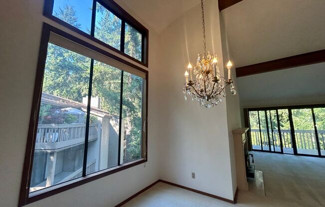 Spacious 2 Bedroom Condo Unit in North Seattle