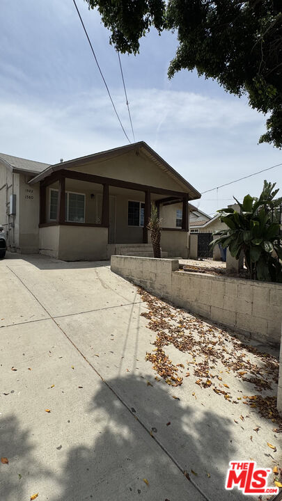 1582 RICARDO ST