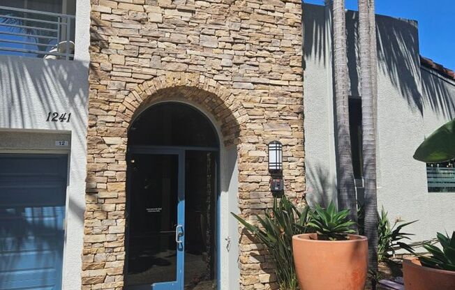 2 Bedroom & 2.5 Bathroom wonderful Condominium in Chula Vista