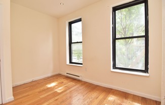 109 W 105 ST
